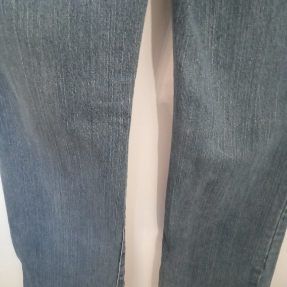 Vintage TOMMY HILFIGER Wide Leg Midrise Medium Wash Jeans - Picture 14 of 14